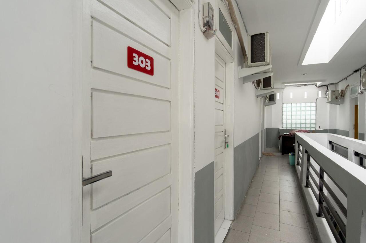 Oyo 447 Hutasimo Residence Medan Exterior foto